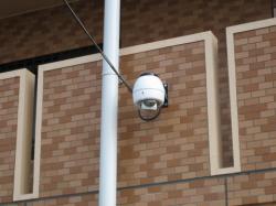 マンション2階外壁にカメラ設置